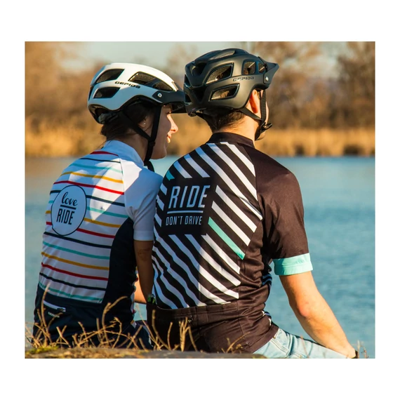 TOUR CYKLISTICKÁ PŘILBA BÍLÁ